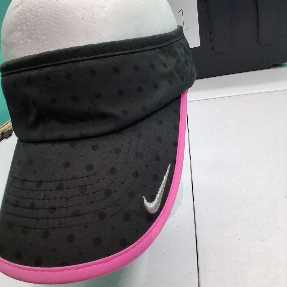 Nike Golf Visor OSFM Black Pink Polka Dot Tenniscore Sporty Athleisure